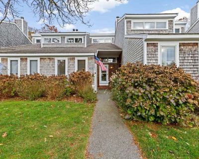 2 Bedroom 2BA 1508 ft Condominium For Sale in MASHPEE, MA