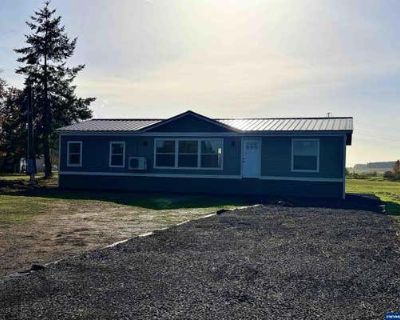 2 Bedroom 1BA 2400 ft Manufactured Home For Sale in SALEM, OR