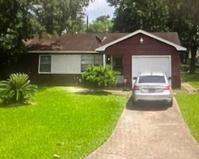 3 Bedroom 1BA 1018 ft Apartment For Rent in Houston, TX