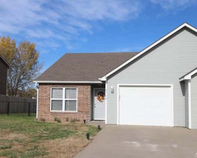 3 Bedroom 2BA 1343 ft Condominium For Sale in MANHATTAN, KS