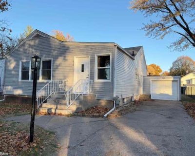 3 Bedroom 1BA 1172 ft Single Family Home For Sale in BURLINGTON, IA