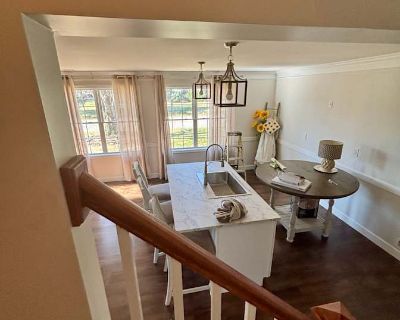 Private room with own bathroom in a House, Laurel Hill, VA 22079