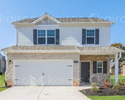 3 Bedroom 2.5BA 1800 ft Pet-Friendly Apartment For Rent in Macon-Bibb, GA
