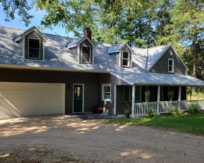 4 Bedroom 2BA 2040 ft Apartment For Rent in Saint Joseph, WI