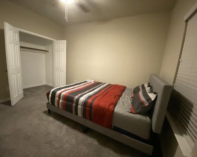 Furnished Room for Rent - Rooms are for share/ Keller