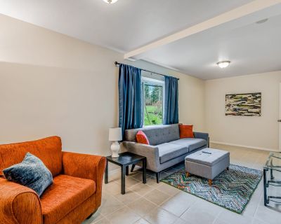 3 Bedroom 1.5BA House Vacation Rental in Port Susan Bay - B, Camano Island, WA