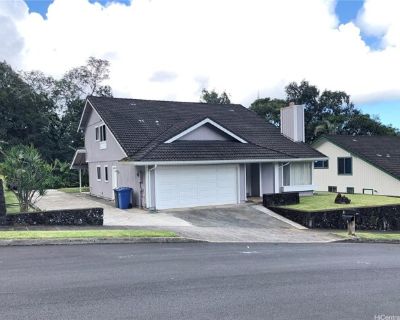 - Halemanu St, Kaneohe, Home For Rent