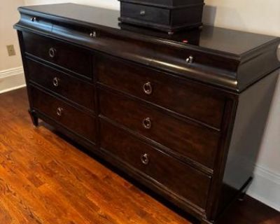 Garage Sale - Cranbury NJ 11/13, 14, 15 9:00 - 3:00