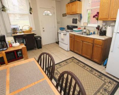 4 Bedroom 1BA 1200 ft Apartment For Rent in Pittsburgh, PA