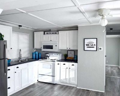 2 Bedroom 2BA 980 ft Mobile Home For Rent in Florence, KY