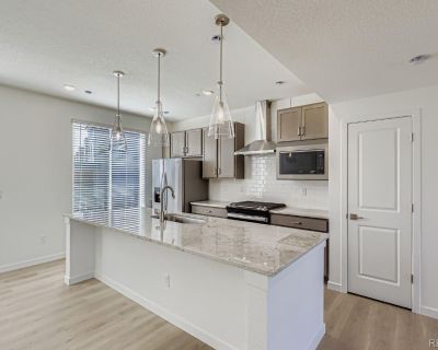 3 Bedroom 3BA 1667 ft Townhouse For Sale in Broomfield, CO