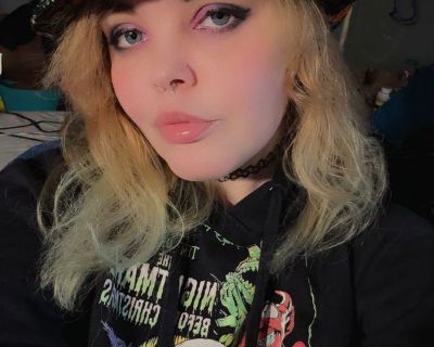 Maxxine - Needs an Apartment or a Room