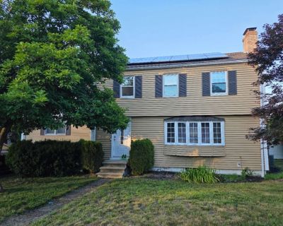 3 Bedroom 1BA 1350 ft Apartment For Rent in Burlington, MA
