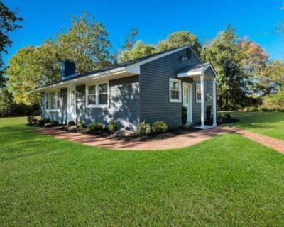1732 Creek Rd. Private, 2 bedroom, 1 bath Rancher. Recently renovated, new heat/AC, kitchen with island, washer and dryer, laminate flooring, new septic, well water conditioner.. 2 Bedroom. 1 Bathroom. 910 ft