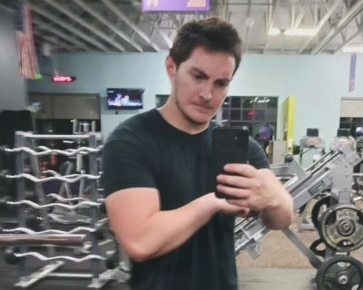 Michael - Needs an Apartment on iROOMit or a Room