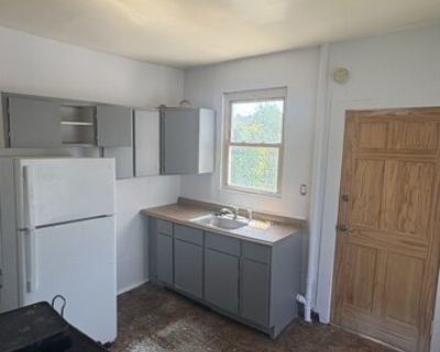 278 Exchange St Units 2nd And 3rd. Now available for lease! This bright and roomy 5-bedroom, 2nd and 3rd floor apartment offers plenty of space and comfort in the heart of New Haven. The layout spans two levels, giving the feel of a single-family home with the convenience of a multi-family building.. 5 Bedroom. 2 Bathroom. 2367 ft