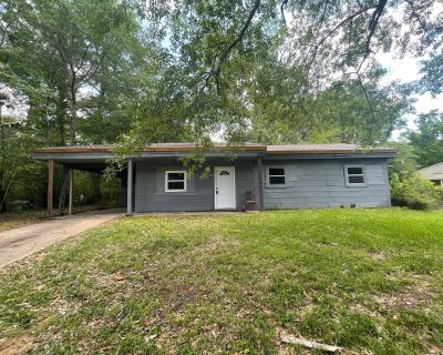 3 Bedroom 1BA House For Rent in Jackson, MS