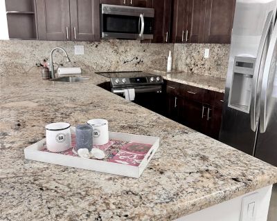 2 Bedroom 2BA 1200 ft Condo For Rent in Fort Lauderdale, FL