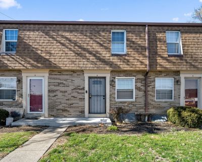 2 Bedroom 1BA 810 ft Condo For Sale in Columbus, OH