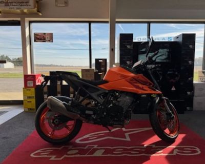 2024 KTM 990 Duke