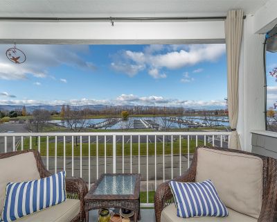 2 Bedroom 2BA 1786 ft Townhouse For Sale in Bigfork, MT