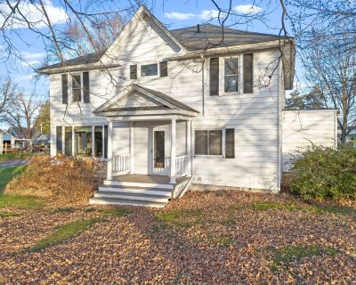 5 Bedroom 1BA 2560 ft Single Family House For Sale in Cumberland, WI