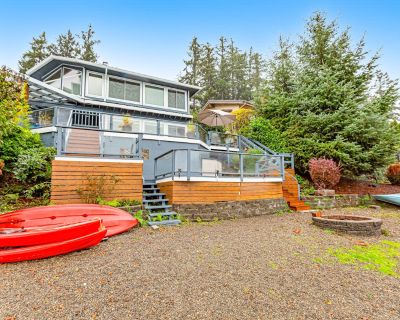 2 Bedroom 2.5BA House Vacation Rental in Summit Lake Main House, Olympia, WA