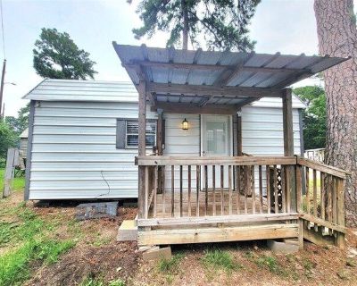 Willis TX 77378. SUMMARY: Discover an opportunity with this Willis house for rent and available for $725 /Monthly. This could be your next ideal home or a smart investment. More details await. Cute efficiency with large walk in closet has an updated kitchen and bathroom. Set in the country while still being close to (adsbygoogle = window.adsbygoogle || []).push({}); downtown Willis and the amen...