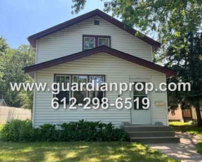 Merriam Park House Available Now, HW Floors, New Carpet, Updated Bathroom, Deck, Fenced Yard, 2 Car Garage. The smaller of the twin cities, St Paul offers a mix of old world charm and new energy. In unit laundry Patio / balcony Hardwood floors Pet friendly Garage Recently renovated Unit Amenities carpet hardwood floors in unit laundry oven patio / balcony range refrigerator recently renovated P...