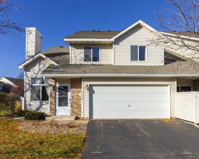 3 Bedroom 1BA 1407 ft Townhouse For Sale in Oakdale, MN
