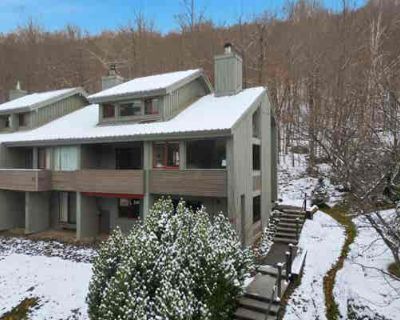 3 Bedroom 2BA 1538 ft Condominium For Sale in LINCOLN, NH