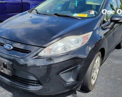 Used 2013 Ford Fiesta SE