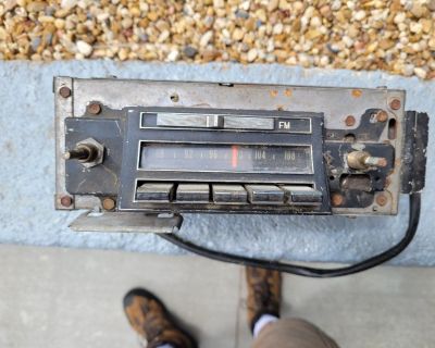 1966 1967 Buick Riviera OEM Delco Am / FM Radio 7298944