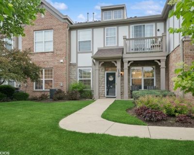 2 Bedroom 2BA 1300 ft Condominium For Sale in LAKE ZURICH, IL