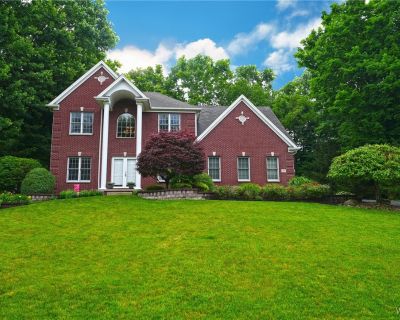 4 Bedroom 2BA 2859 ft Single Family House For Sale in Orchard Park, NY
