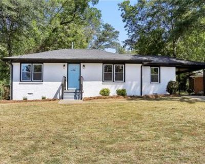 3 Bedroom 1BA 1070 ft Single Family Home For Rent in Decatur, GA