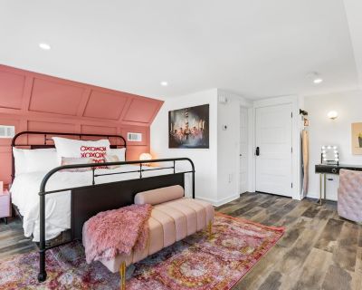 1 Bedroom 1BA House Vacation Rental in The Emma at The Rise Retreat - L1, Blairsville,...