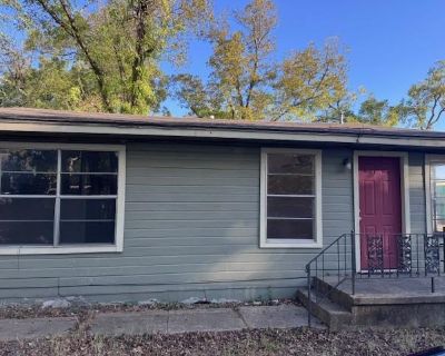 3 Bedroom 2BA Home For Rent in Paris, Texas