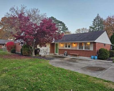 4 Bedroom 2BA 1404 ft Single Family Home For Sale in EVENDALE, OH