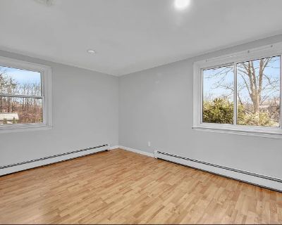 Pet friendly $950 per month room to rent in East Farmington Heights