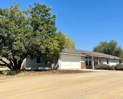 Templeton Country 3 Bedroom 2-bathroom single family home available now $3,200/Month + Security Deposit. image_url. Patio / balcony Dogs allowed Garage Walk in closets Ceiling fan Carpet Unit Amenities carpet ceiling fan patio / balcony range refrigerator walk in closets Property Amenities parking garage dogs allowed. Pets allowed. 3 Bedroom. 2 Bathroom. 0 ft