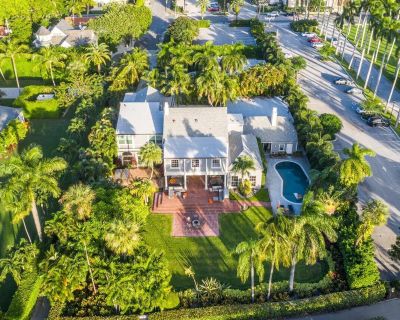 15 S Lake Trail. Absolutely stunning recently restored and generous 7 Bedroom in the heart of town is now available for Seasonal rental. All new gourmet kitchen, baths, furnishings - all beautifully finished! Great pool area, gardens and dock. Downstairs master bedroom. By far, this is Palm Beach's best rental property! Minimum of 6 months lease. Call for details!. 7 Bedroom. 7 Bathroom. 7380 ft