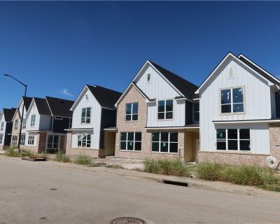 4 Bedroom 4BA 1858 ft Townhouse For Sale in College Station, TX