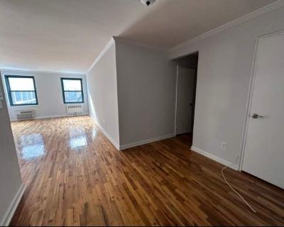 1 Bedroom 1BA 1075 ft Apartment For Rent in Lynbrook, NY