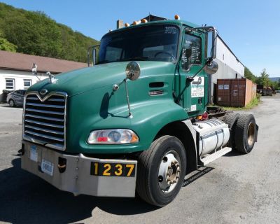 Used 2005 MACK CXN612 Day Cab Trucks in Sparrowbush, NY