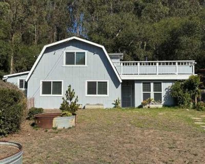 2 Bedroom 2BA 1600 ft Pet-Friendly Apartment For Rent in La Selva Beach, CA