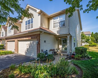 3 Bedroom 2BA 1800 ft Townhouse For Sale in Elgin, IL