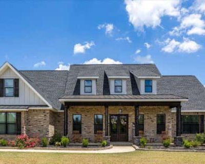 5 Bedroom 4BA 3019 ft Single Family Home For Sale in KATHLEEN, GA