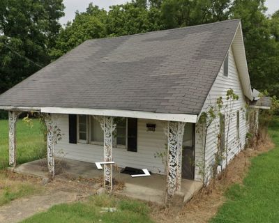 3 Bedroom 2BA 1168 ft Single Family House For Sale in Trenton, TN