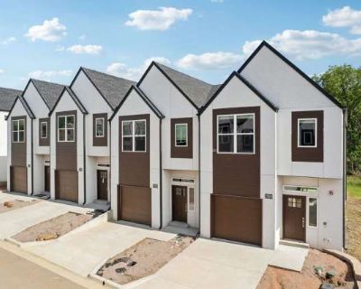 3 Bedroom 2.5BA 1708 ft Pet-Friendly Apartment For Rent in Creek County, OK